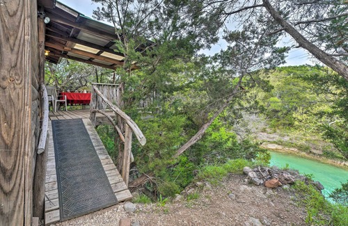 Davis Cabaña | 'cedar Falls Cabin 4': Nestled by Honey Creek