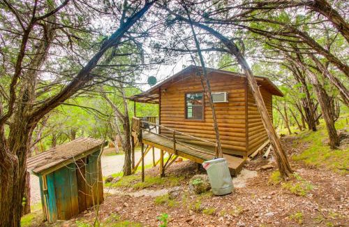 Davis Apartamento | Cedar Falls Cabins #6 Hillside with Views!