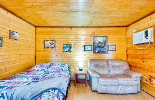 Davis Apartamento | Cedar Falls Cabins #6 Hillside with Views!
