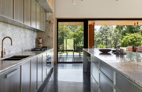 Coopers Shoot Casa | Cedar Hill: A Luxurious Barn-Style Retreat with Breathtaking Views