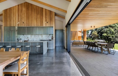 Coopers Shoot Casa | Cedar Hill: A Luxurious Barn-Style Retreat with Breathtaking Views