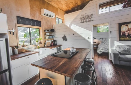 Dripping Springs Casa | Cedar Hollow, Hill Country cabin w/ Loft & Light