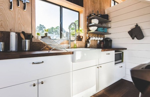Dripping Springs Casa | Cedar Hollow, Hill Country cabin w/ Loft & Light