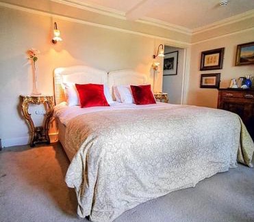 Burton Cama Y Desayuno | Cedar House Boutique B&B