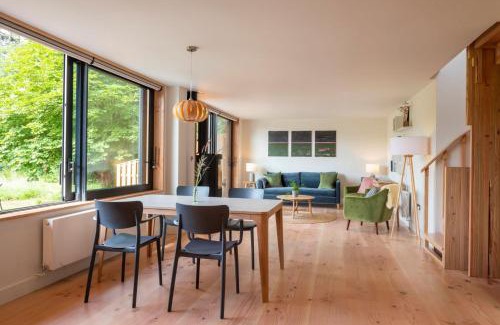 Westbrook Court Casa | Cedar Lodge