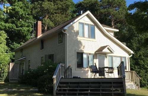 Lake Leelanau Casa | Cedar Lodge / Lake Leelanau / Lakefront Retreat on Private Peninsula