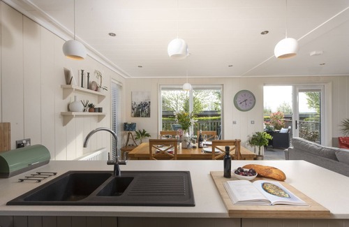 Cheddar Cabina | Cedar Lodge, Strawberryfield Park: un albergue con capacidad para 4 personas en 1 habitación