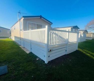 Allerthorpe Cabina | Cedar Lodge With Hot Tub