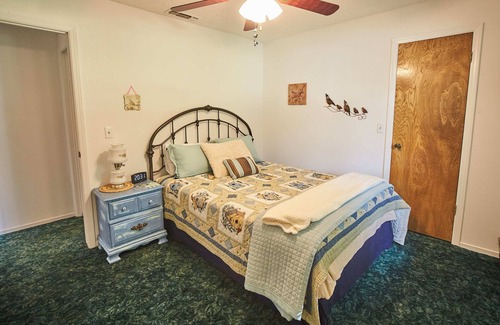 Oakhurst Casa | Cedar Meadow Escape: casa espaciosa, privada y cómoda ubicada en el hermoso Cedar Valley, a solo minutos de distancia de todo.