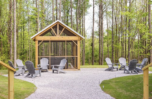 Belden Cabaña | Cedar - NEW Cottage in woods @ Moon Lake Farm - HOT TUB - LAKE - KAYAK - FISH