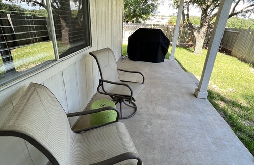 Cedar Park Casa | Cedar Park single-story house with greenbelt access and close to everything!