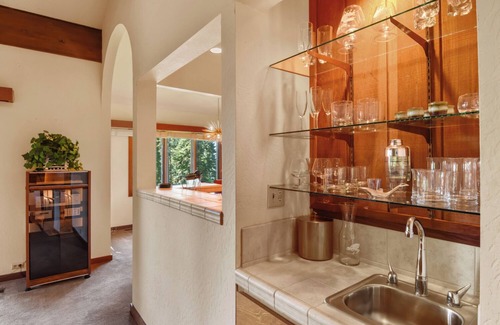 Tahoe Woods Condominio | Cedar Point Condo with Buoy & Pool