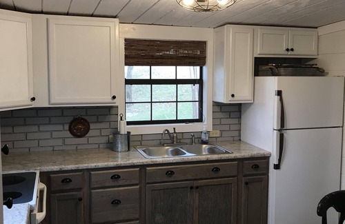Byrdstown Cabina | Cedar Ridge / Dale Hollow Lake, cerca de Star Point Marina y Eagle Cove Marina