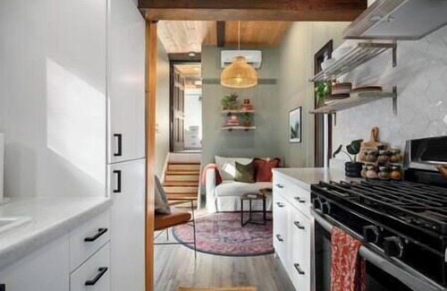 River Road Cabina | Cedar & Sage Hideaway with Hot Tub, Cinema & Fire Pit