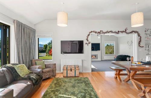 Albert Town Casa | Cedar Sanctuary - Albert Town Holiday Home