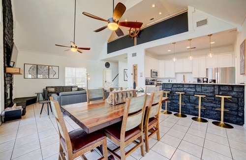 Malakoff Casa | Cedar Sunsets - Lakefront retreat with Private Pool & Gameroom!