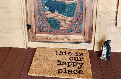 Young Harris Cabina | Cedar Sunsets - Pet Friendly Mountain View Cabin