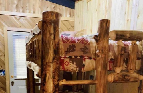 Young Harris Cabina | Cedar Sunsets - Pet Friendly Mountain View Cabin