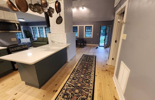 Mequon Cabaña | Cedarburg \ Mequon River retreat