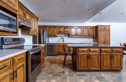Baileys Harbor Cabina | Cedarview Hideaway - Sleeps 10, Wooded Lot