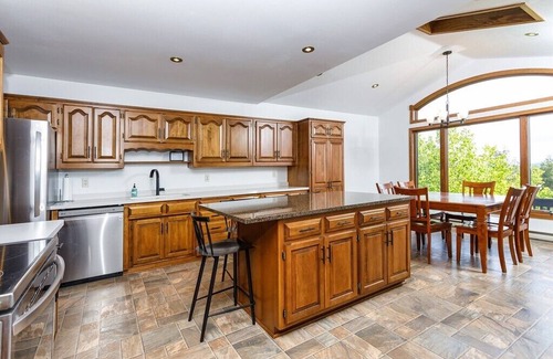 Baileys Harbor Cabina | Cedarview Hideaway - Sleeps 10, Wooded Lot