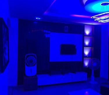 Ibadan Apartamento | Cee&Tee at AKOBO 1Bedroom or 2Bedrooms -247 Electricity-Solar Inverter AC in Bedrooms