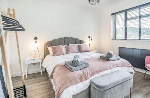 New Moat Casa | Cefn Gelli