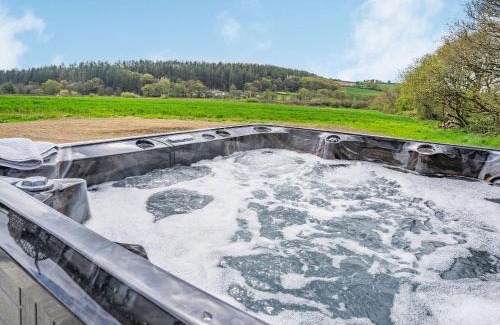 New Moat Casa | Cefn Gelli