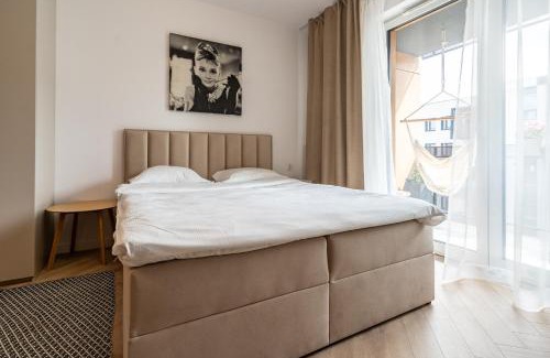 Katowice Apartamento | Ceglana Modena Park Apartment by BookingHost