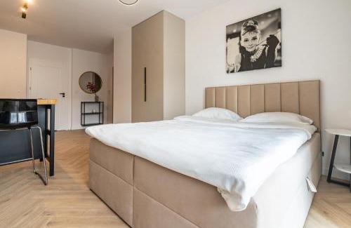 Katowice Apartamento | Ceglana Modena Park Apartment by BookingHost
