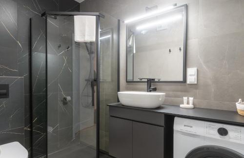 Katowice Apartamento | Ceglana Modena Park Apartment by BookingHost