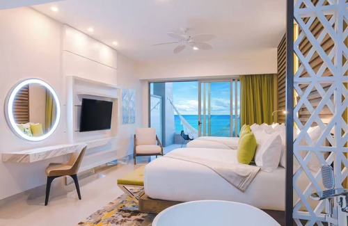 Punta Sam Complejo | Celebrate Christmas in Style! Sleep 6 in this Luxury 2 BR Ocean Front Resort