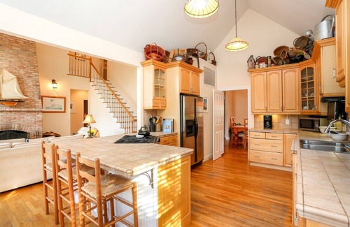 East Hampton North Casa | 5 dormitorios, 2 maestros, piscina / jacuzzi, sala de prensa, flecos pueblo
