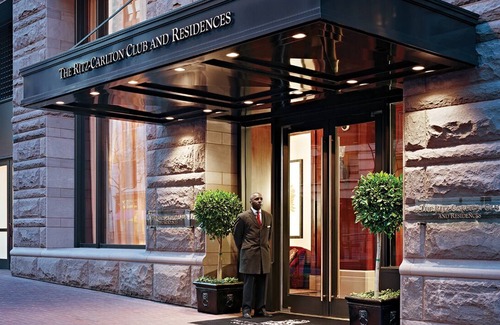 Financial District Apartamento | Celebrate San Francisco Pride 2024 at the Ritz in a 1-bedroom suite 6/28-7/1