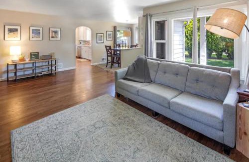 South Boise Village Casa | Celebration Chalet! Quant, cozy, a few blocks from BSU and close to downtown Boise, Fireplace, 4 beds, and seating for 6 Pets Welcome!