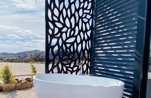 Grattai Casa | 'Celestine' Stunning 1-Bed Cabin with Idyllic View
