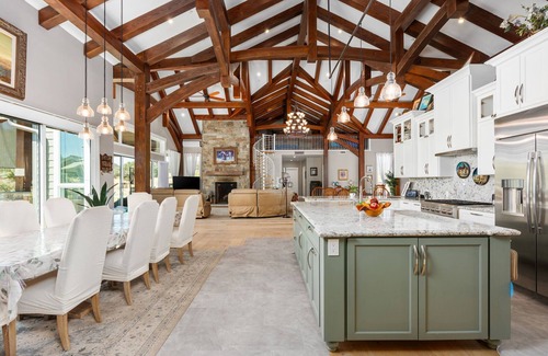 Auberry Casa | Celio Vista Ranch is a spectacular gated 125 acre Country Estate.