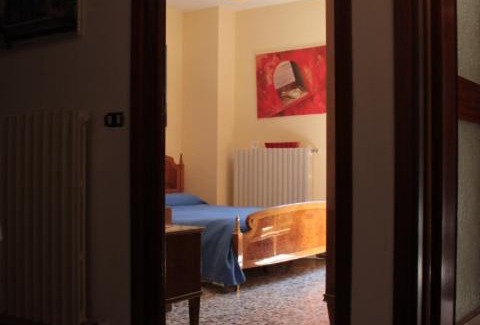 Ortanella Apartamento | CELTIC ALCOVE & small art exhibition