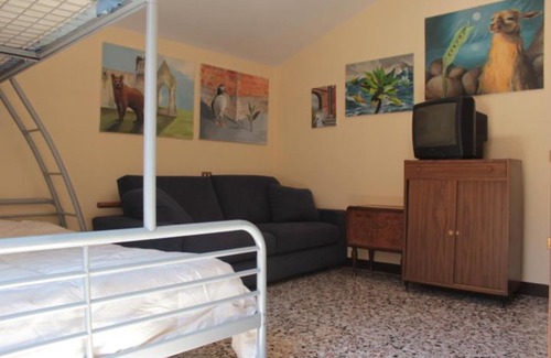 Ortanella Apartamento | CELTIC ALCOVE & small art exhibition