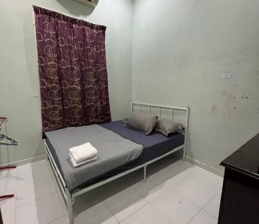 Kampung Kepong Casa | Cendana Residence Homestay 8 Kuala Terengganu 4 Bedroom