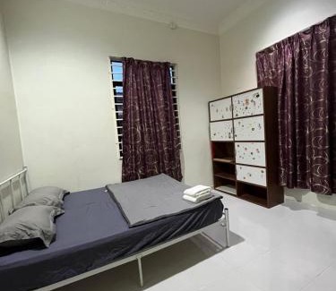 Kampung Kepong Casa | Cendana Residence Homestay 8 Kuala Terengganu 4 Bedroom