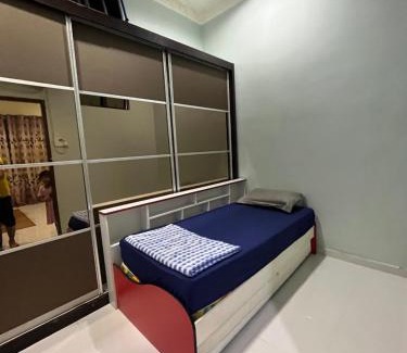 Kampung Kepong Casa | Cendana Residence Homestay 8 Kuala Terengganu 4 Bedroom