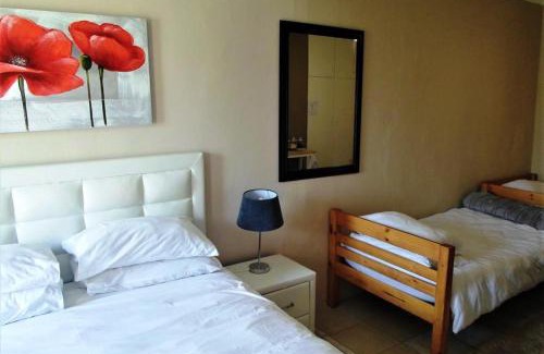Nahoon Apartamento | Cenikma Guest Suites - Family Room 1