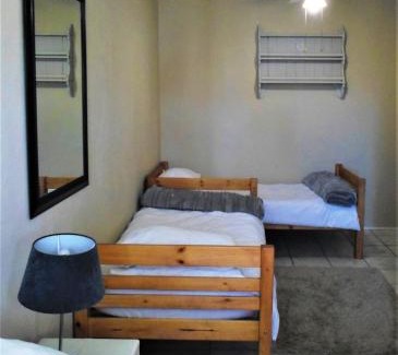 Nahoon Apartamento | Cenikma Guest Suites - Family Room 1
