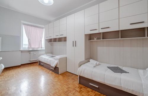 Cenisia Apartamento | Cenisia Roomy Apt x6- with Balcony