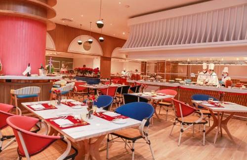 Pathumwan Hotel | Centara Grand At CentralWorld