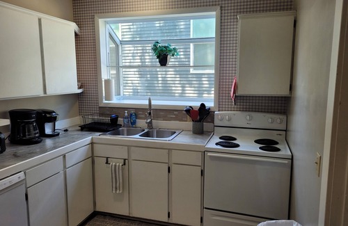 Beulah Casa | Centennial House - Historic Home with Lakeview! Just 2 blocks from Downtown and Beach!