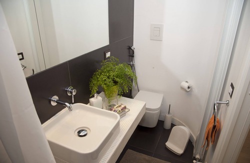 Salario Casa | Center 2 Rooms is a modern and comfortable apartment located on the first floor.