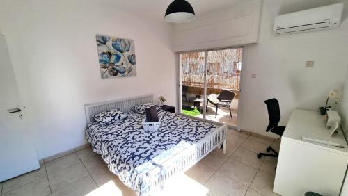 Larnaca City Centre Apartamento | Center 2Br Apt w/parking and 250m walk from beach