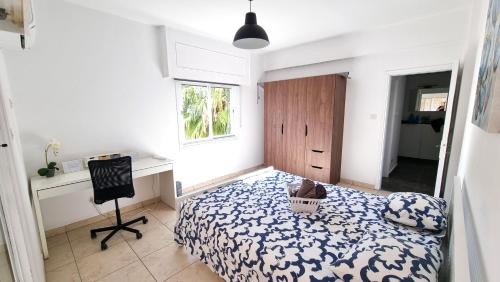 Larnaca City Centre Apartamento | Center 2Br Apt w/parking and 250m walk from beach